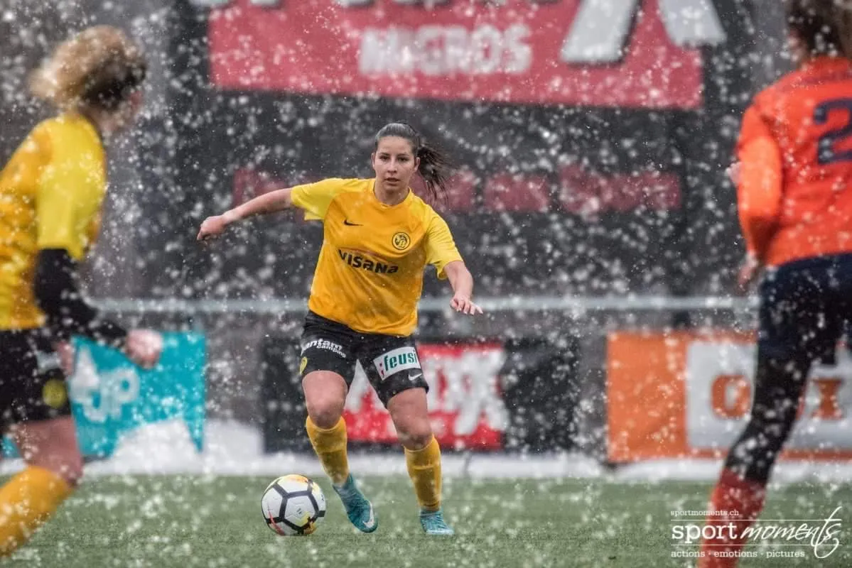 Chiara Messerli playing soccer